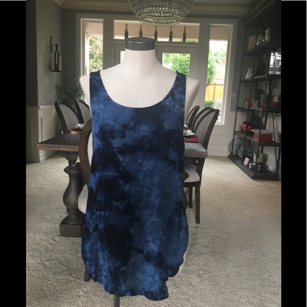 NWT Fifteen Twenty tank